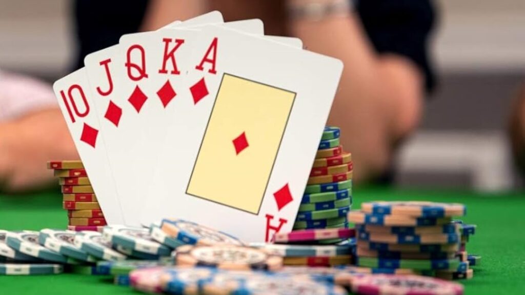 Kết Hợp Bluff Với Các Chiến Thuật Khác